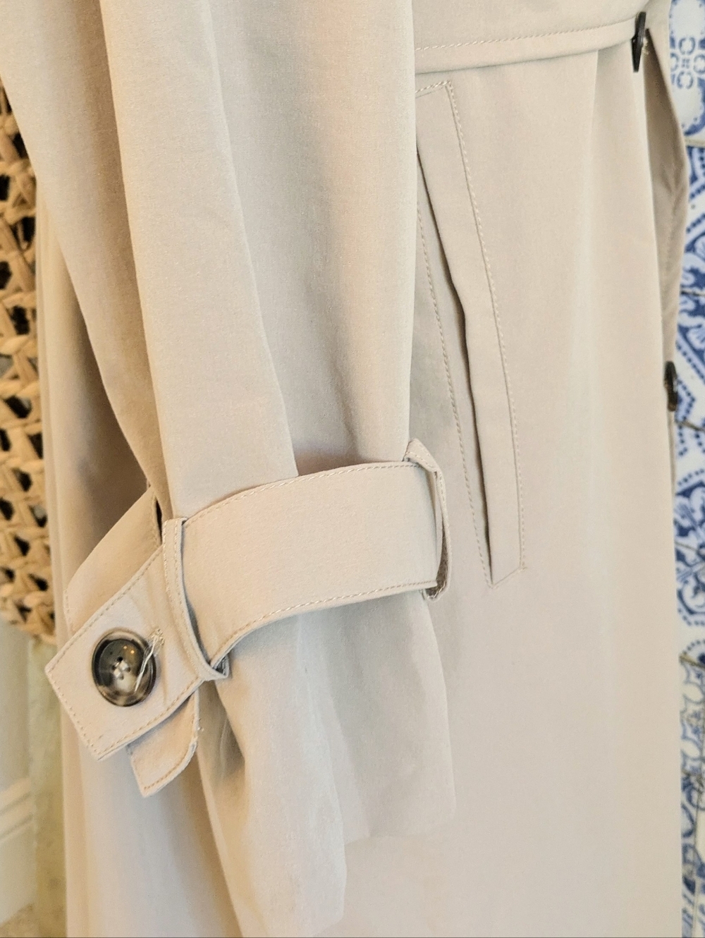 H&M Classic Double-Breasted Tan Trench Coat Sz L - Picture 2 of 8